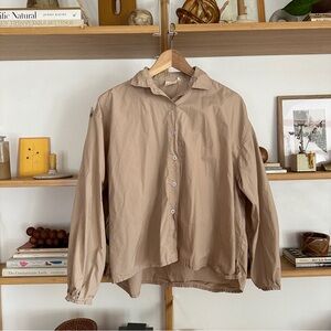 Deiji Studios 100% Organic Cotton Button-up in Sand - size small